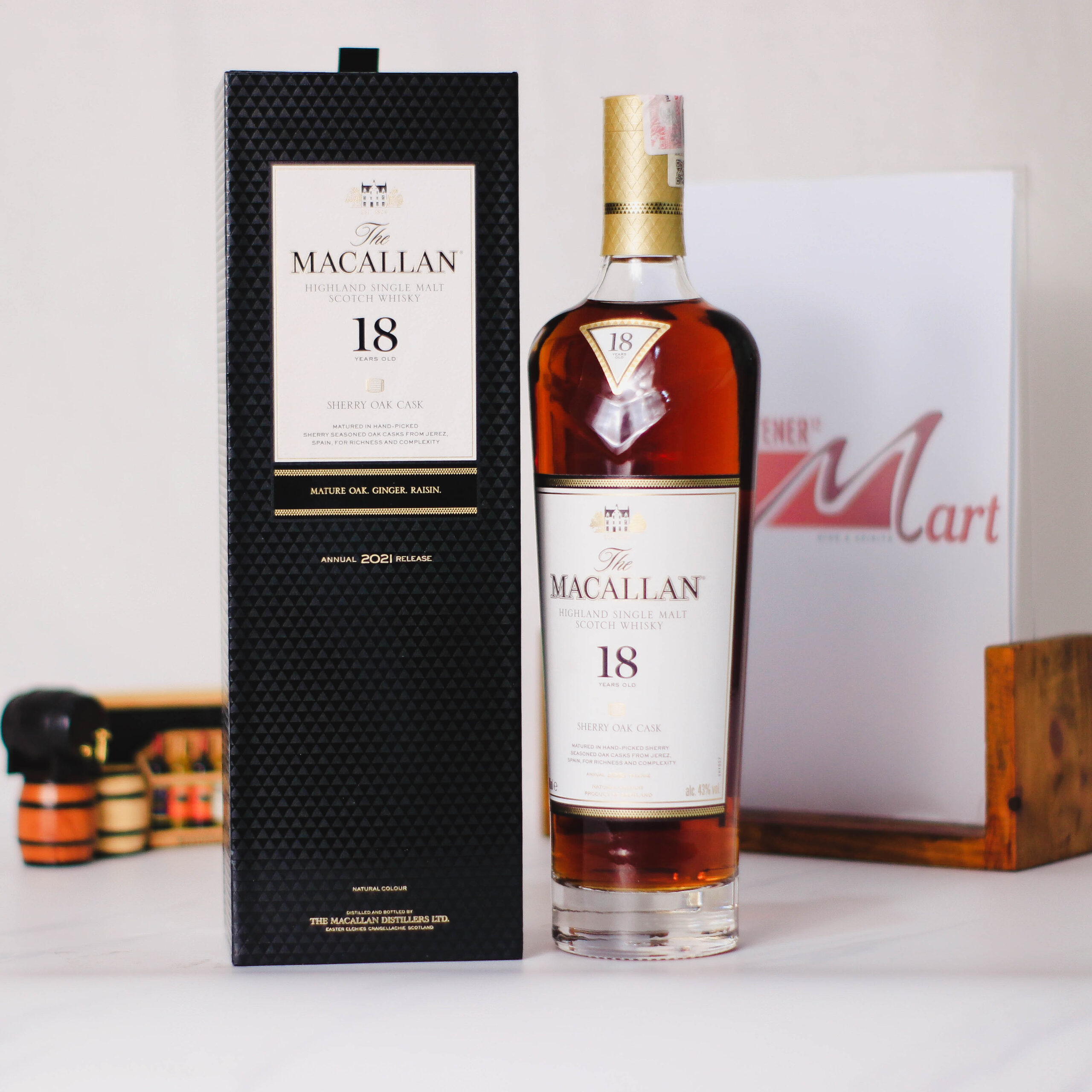 Macallan 18 Years Old Sherry Oak Highland Single Malt Scotch Whisky
