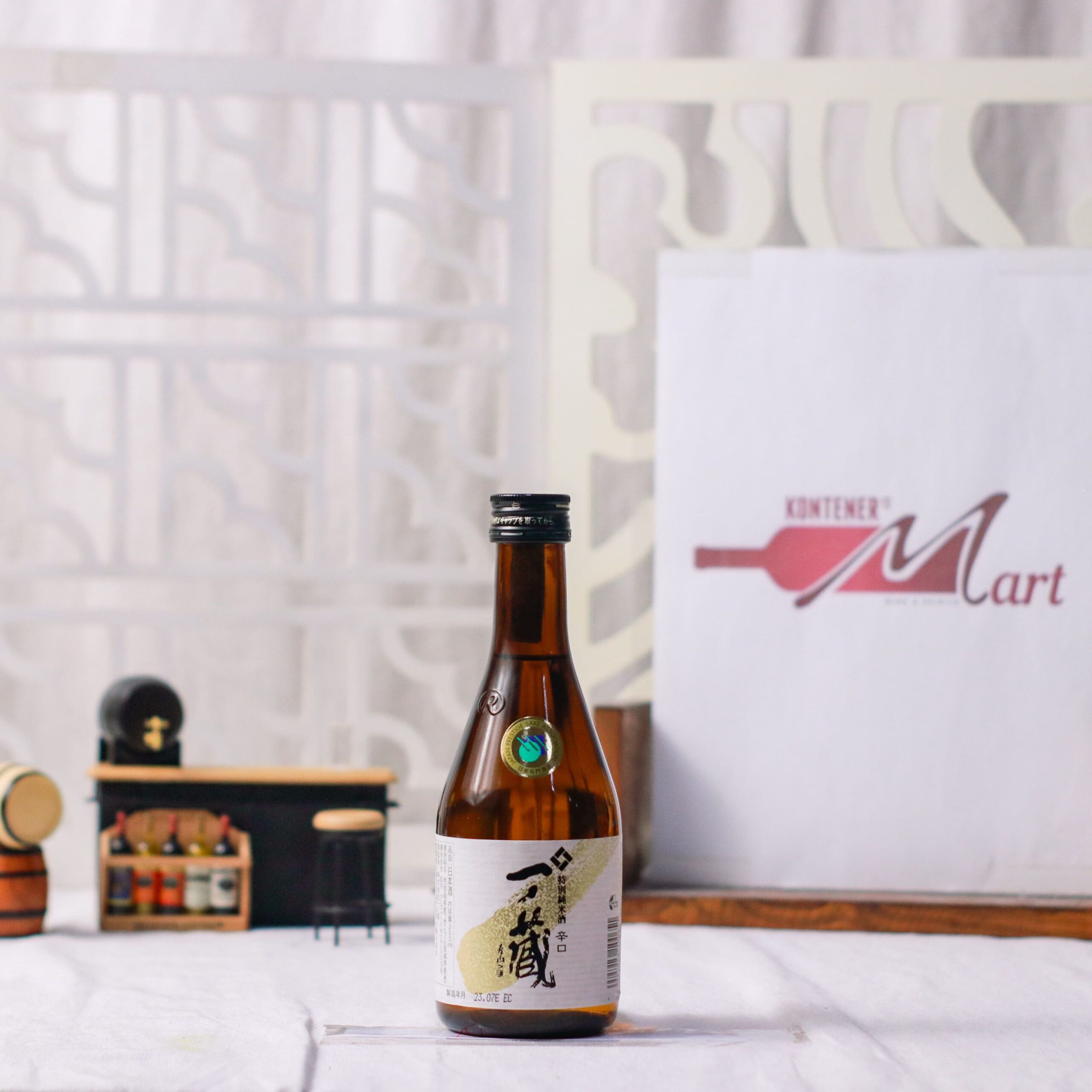 Ichinokura Tokubetsu Junmai 300ML Sake